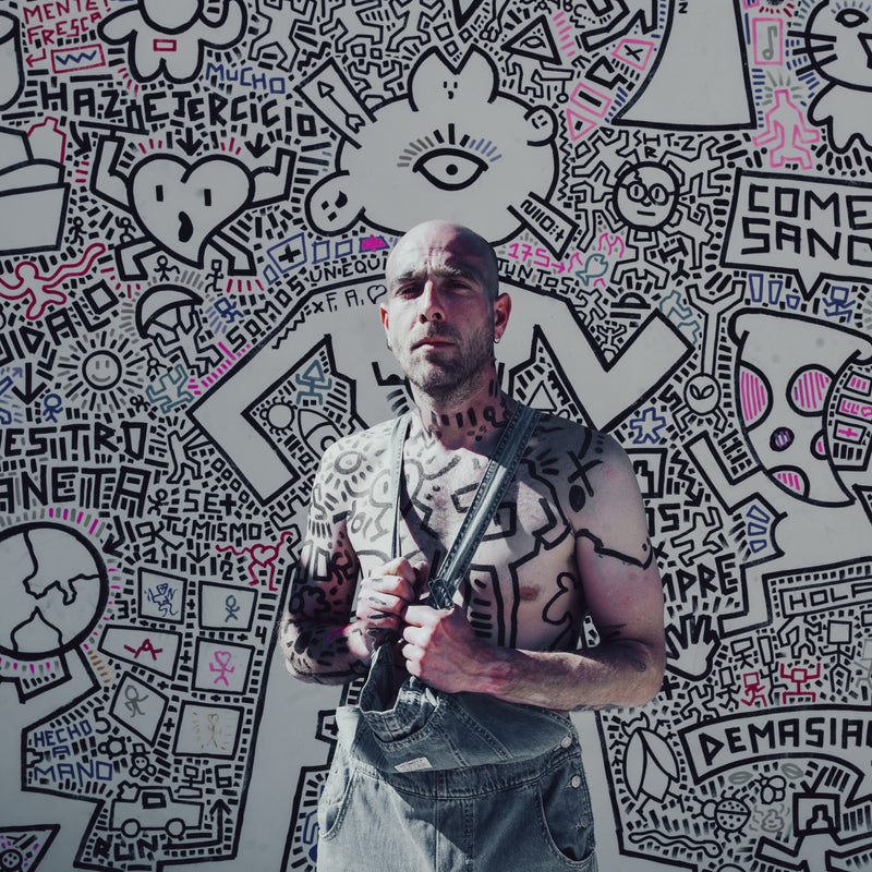 El Tipo Raro — el artista