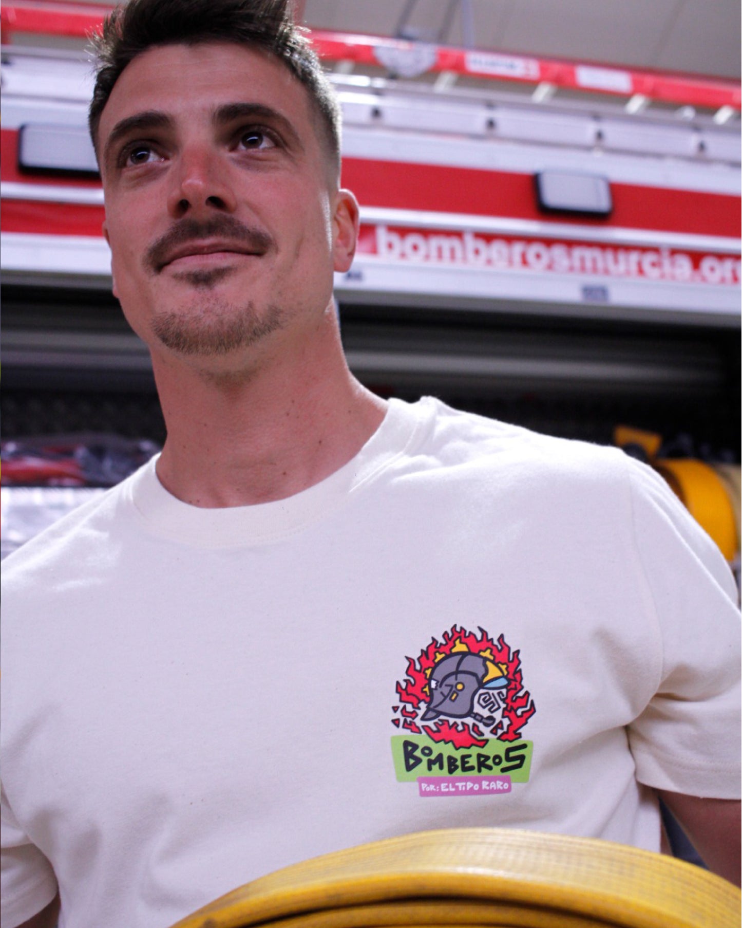 Camiseta Bomberos por El Tipo Raro – Edición Especial